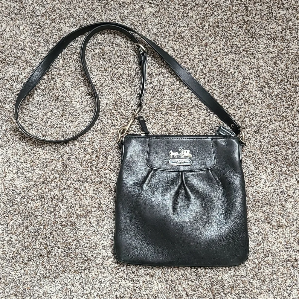 Coach Purse - Picture 1 of 3